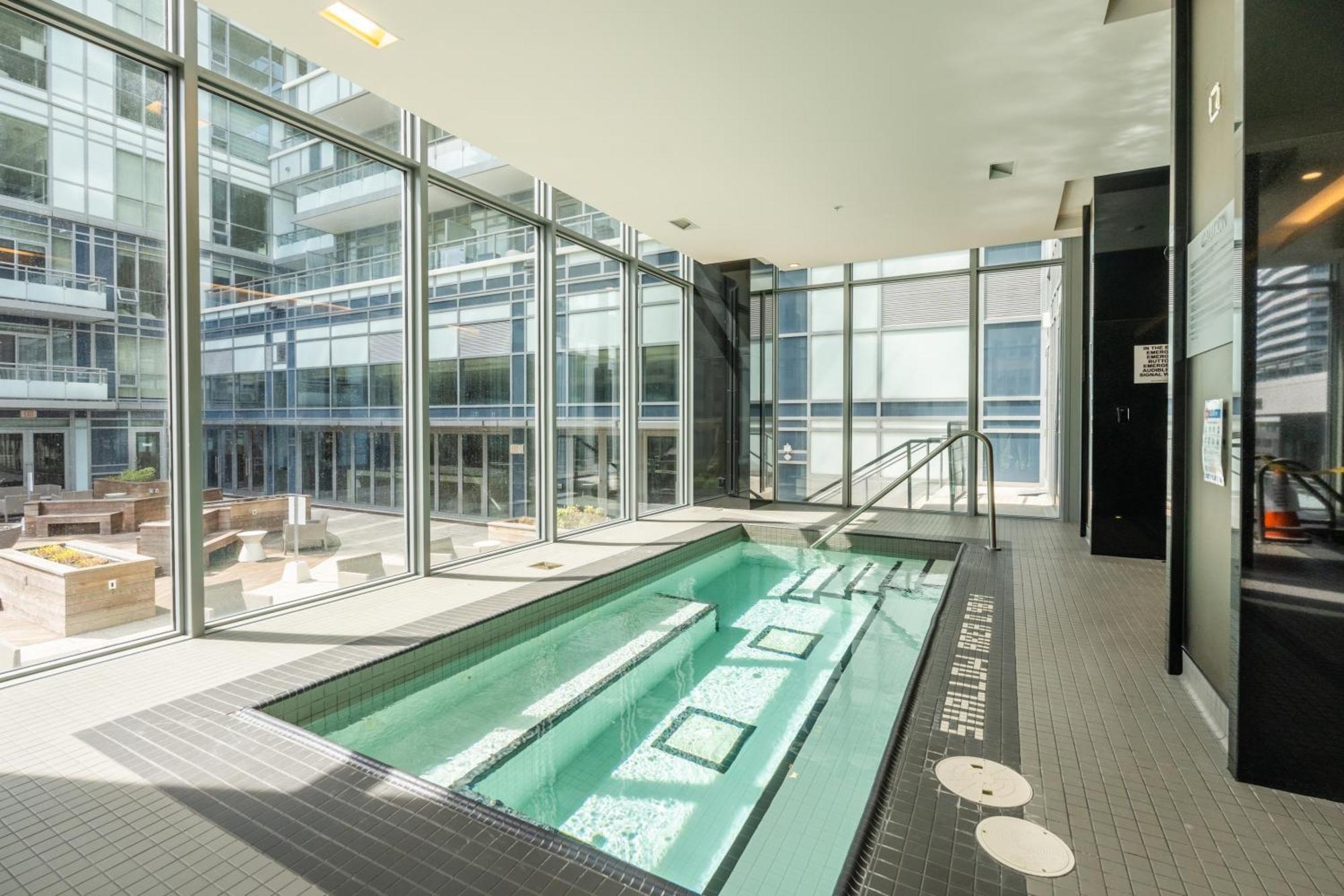 Modern Dunfield Ave Condos By Globalstay Toronto Exterior photo
