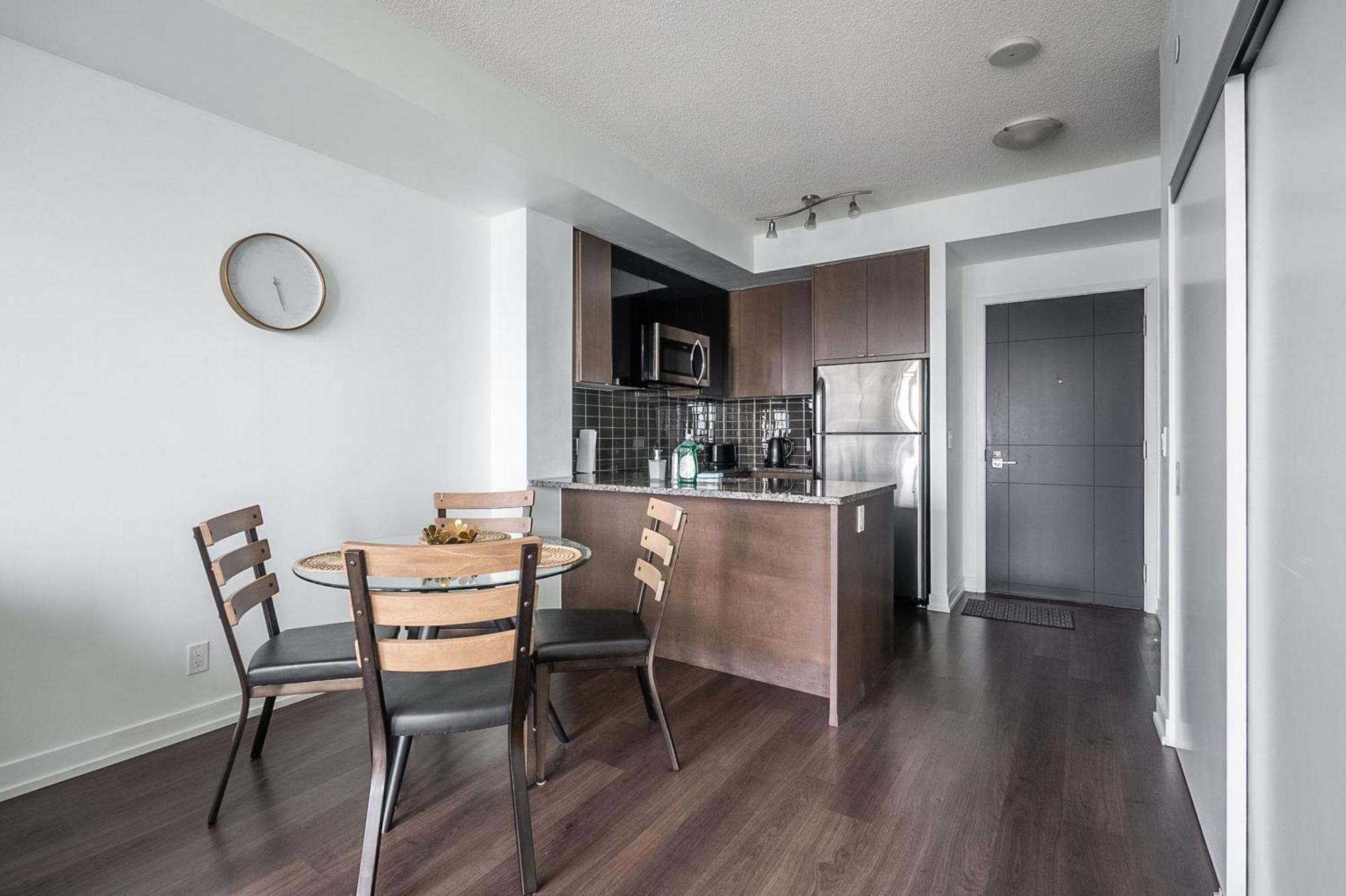 Modern Dunfield Ave Condos By Globalstay Toronto Exterior photo
