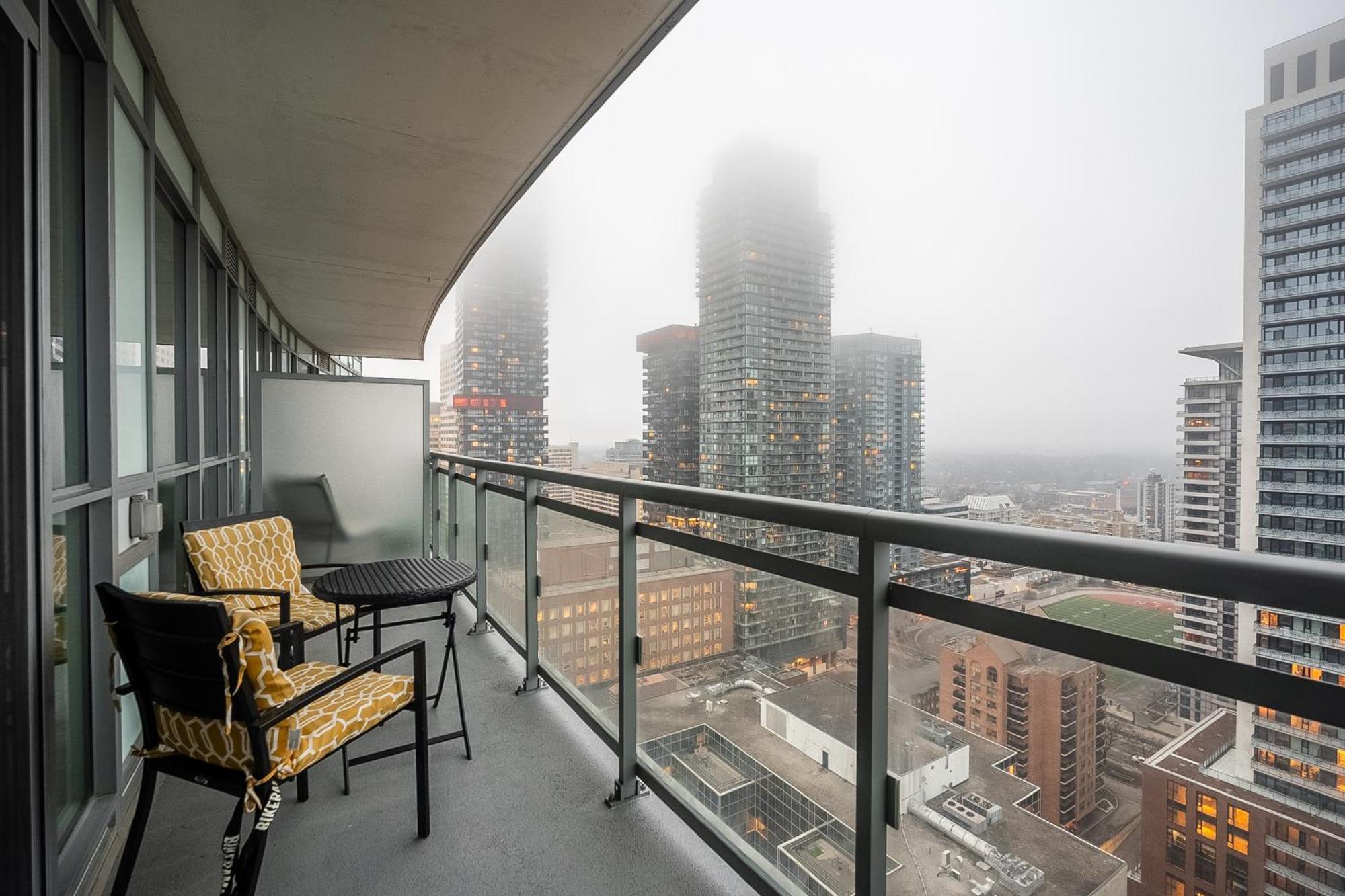 Modern Dunfield Ave Condos By Globalstay Toronto Exterior photo