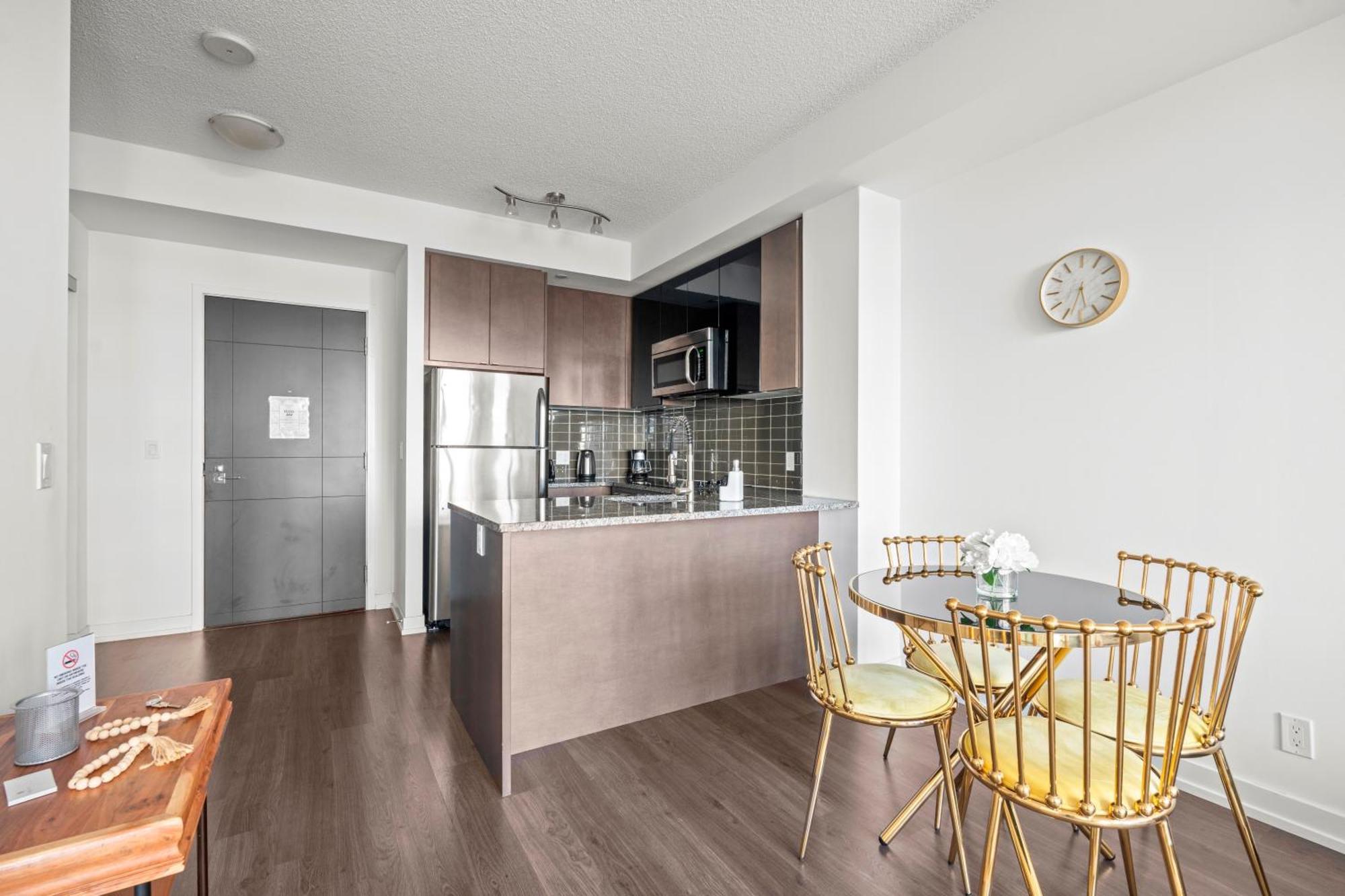 Modern Dunfield Ave Condos By Globalstay Toronto Exterior photo
