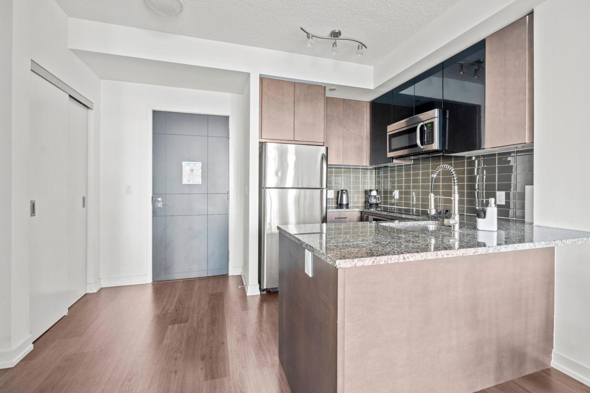 Modern Dunfield Ave Condos By Globalstay Toronto Exterior photo