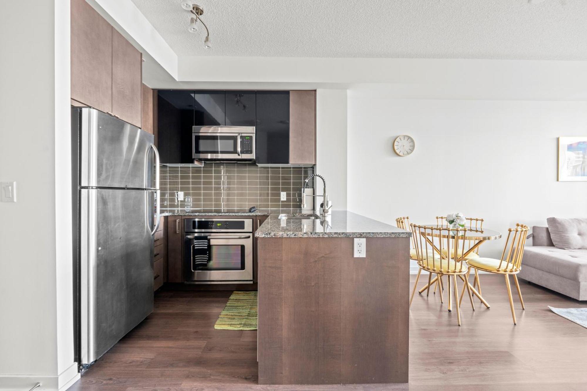 Modern Dunfield Ave Condos By Globalstay Toronto Exterior photo