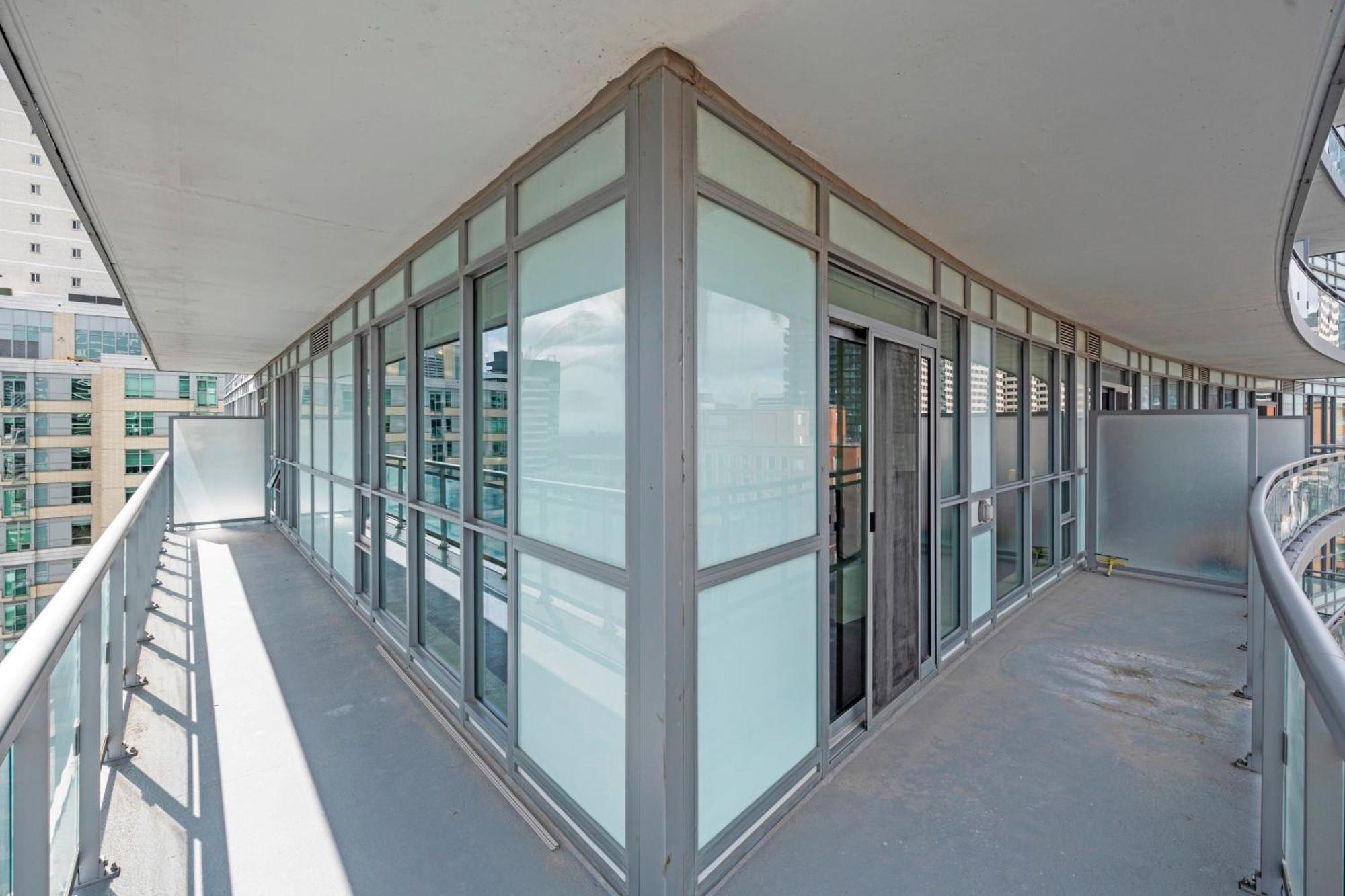 Modern Dunfield Ave Condos By Globalstay Toronto Exterior photo