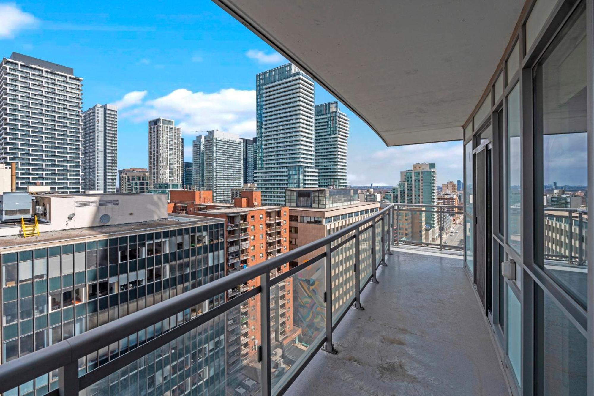 Modern Dunfield Ave Condos By Globalstay Toronto Exterior photo