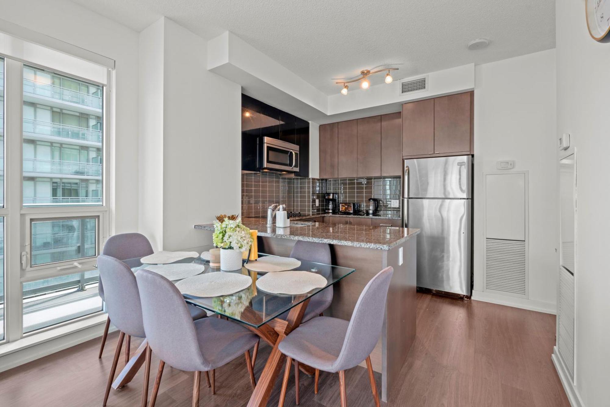 Modern Dunfield Ave Condos By Globalstay Toronto Exterior photo
